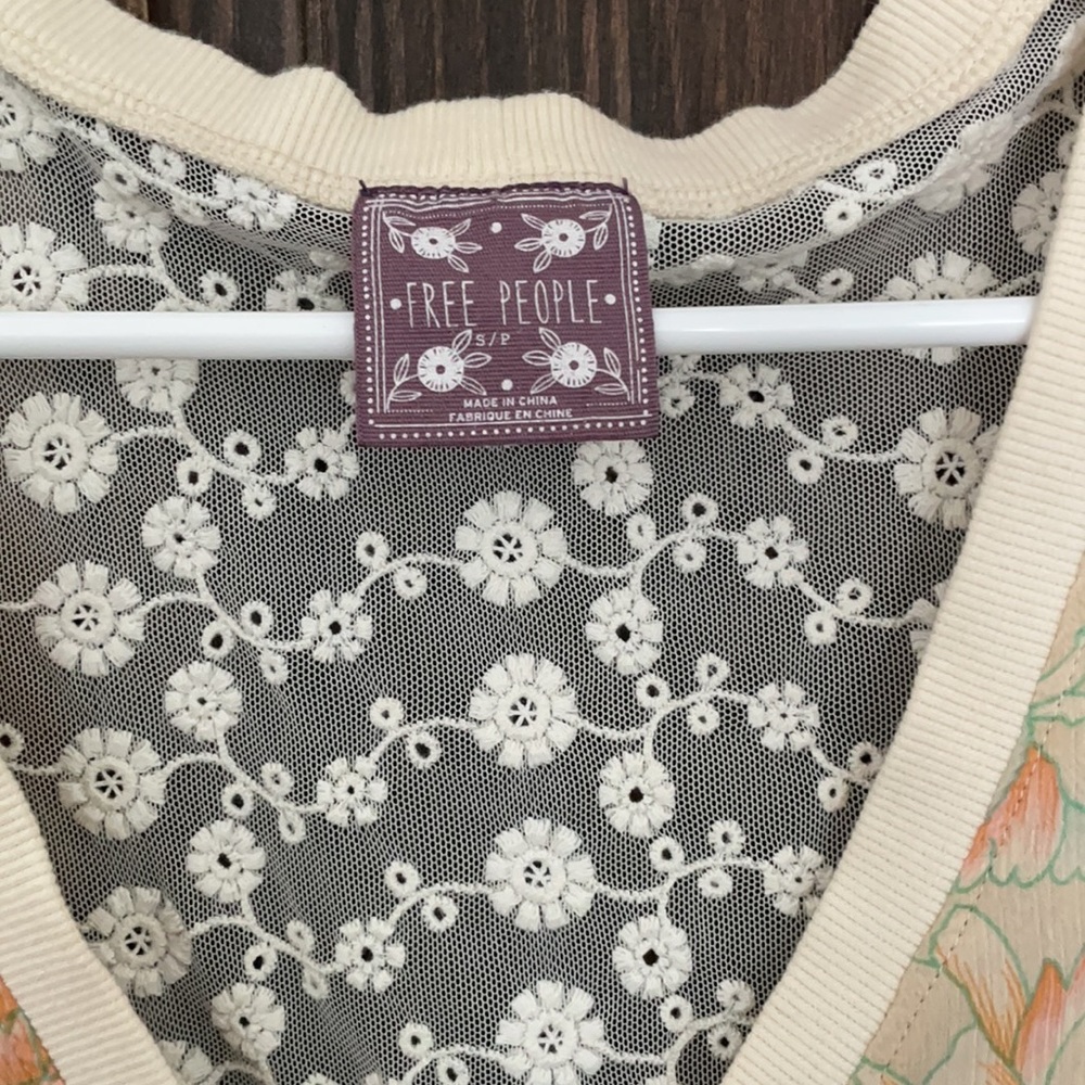 Free People short sleeve lace cardigan - Picture 2 of 4